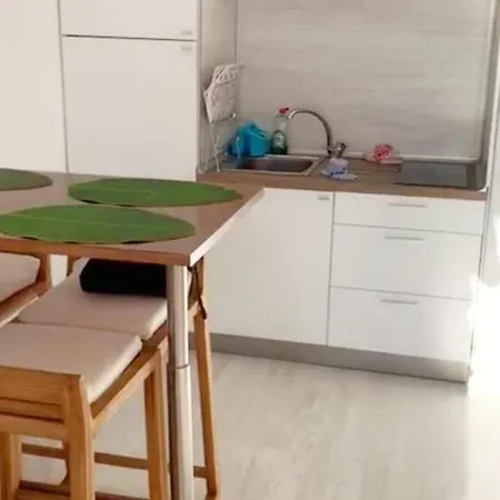 شقة فندقية Inmobiliaria L259 *